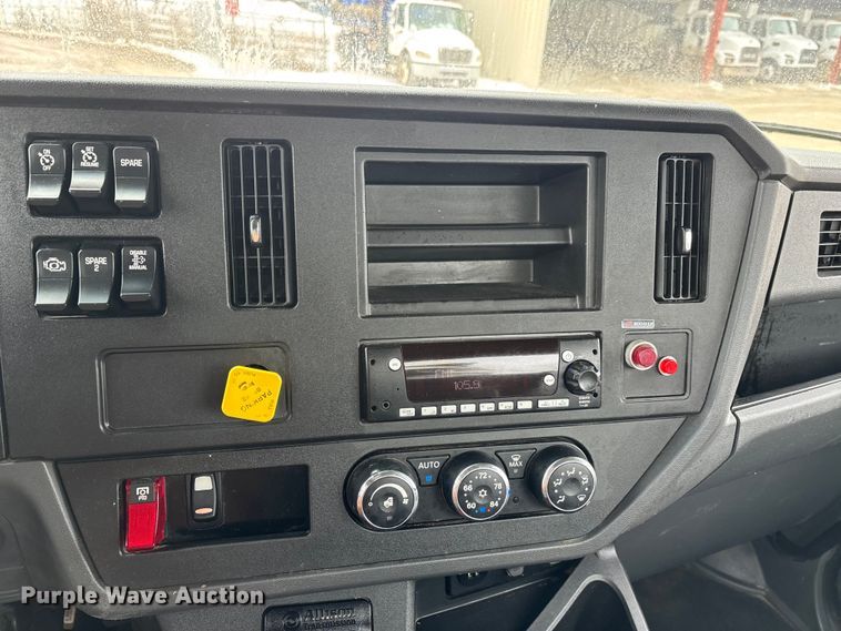 image for item DW7485 2025 Kenworth T600 grapple truck