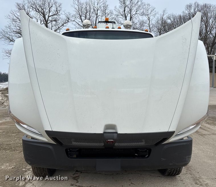 image for item DW7485 2025 Kenworth T600 grapple truck