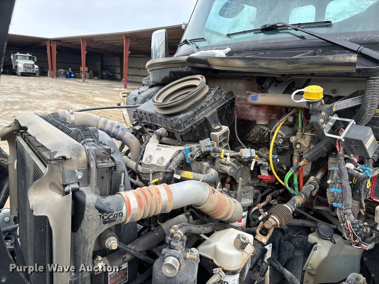 image for item DW7485 2025 Kenworth T600 grapple truck