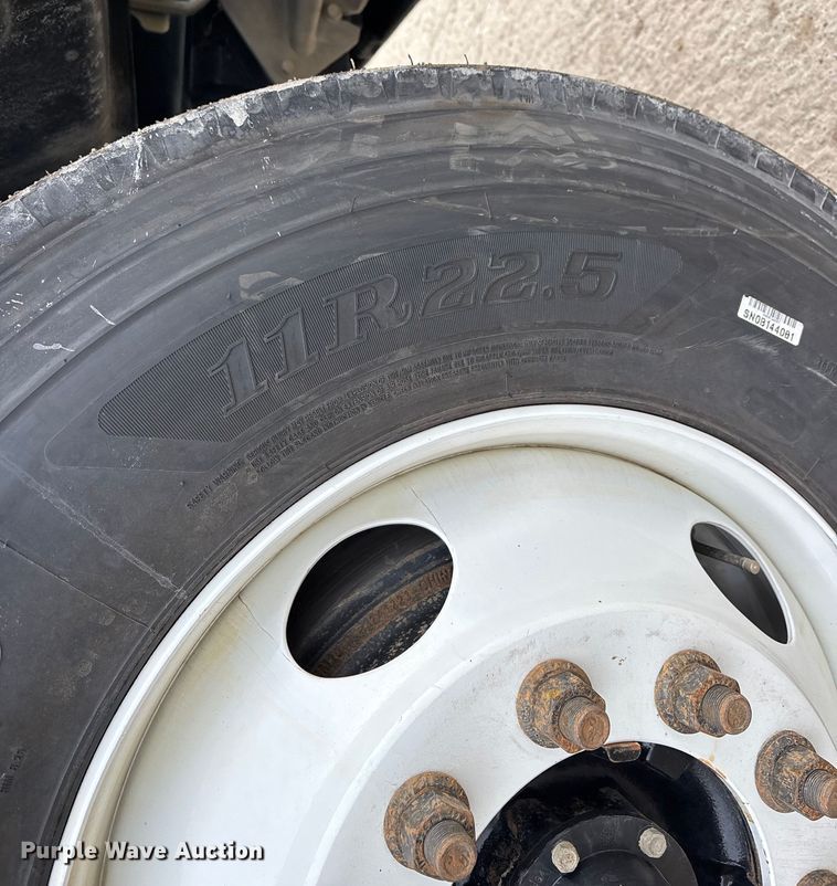 image for item DW7485 2025 Kenworth T600 grapple truck