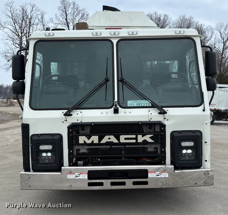 image for item DW7486 2025 Mack LR refuse truck