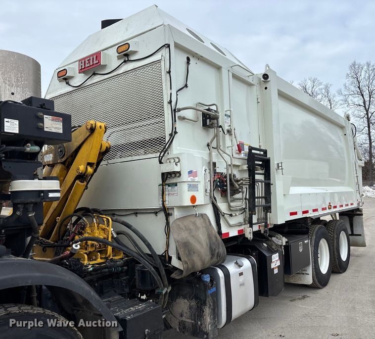 image for item DW7486 2025 Mack LR refuse truck