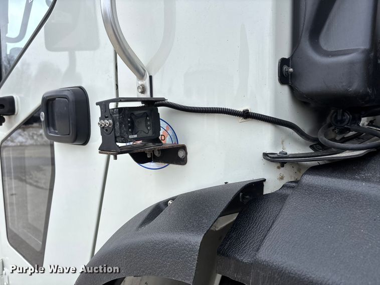 image for item DW7486 2025 Mack LR refuse truck