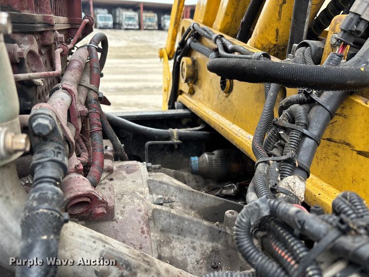 image for item DW7486 2025 Mack LR refuse truck