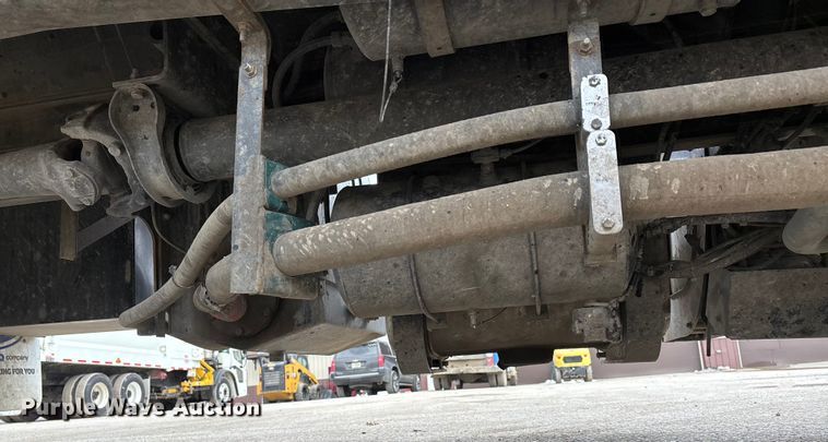 image for item DW7486 2025 Mack LR refuse truck