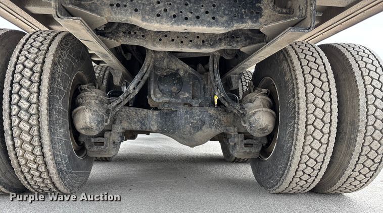 image for item DW7486 2025 Mack LR refuse truck