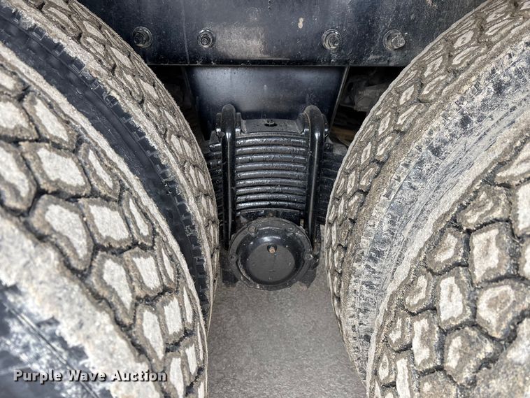 image for item DW7486 2025 Mack LR refuse truck