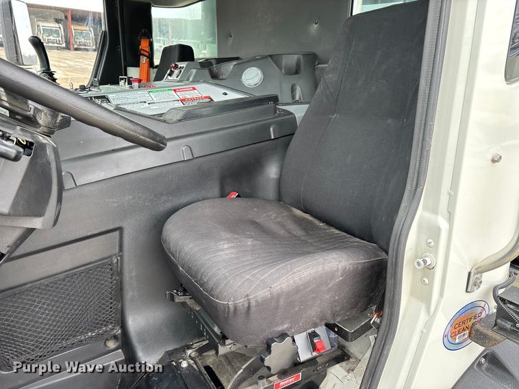 image for item DW7486 2025 Mack LR refuse truck