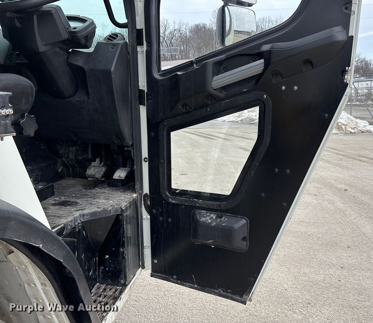 image for item DW7486 2025 Mack LR refuse truck