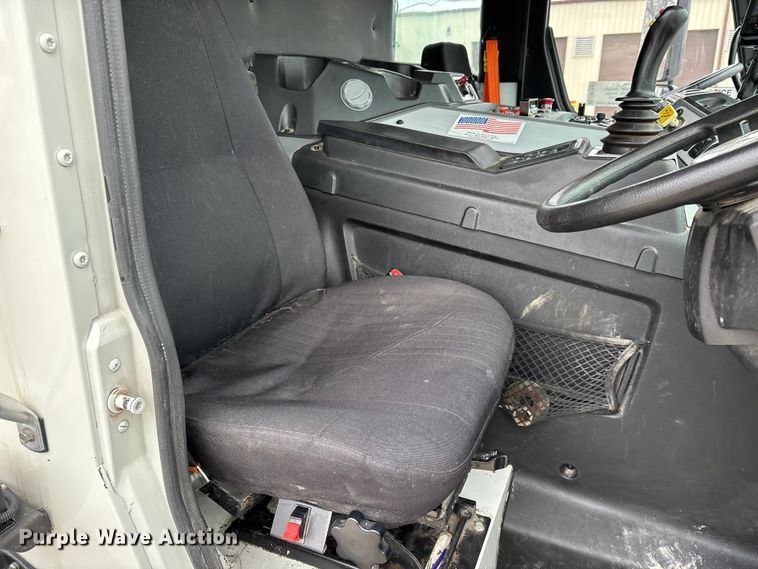 image for item DW7486 2025 Mack LR refuse truck