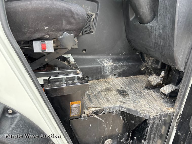 image for item DW7486 2025 Mack LR refuse truck