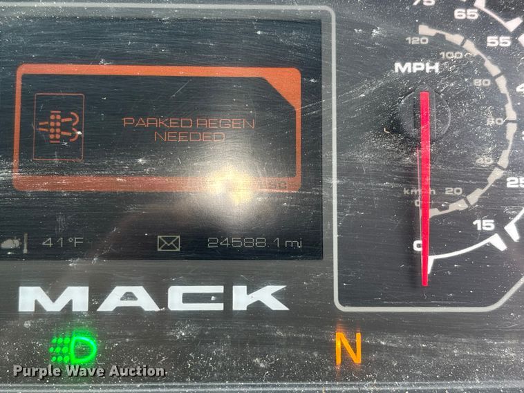 image for item DW7486 2025 Mack LR refuse truck