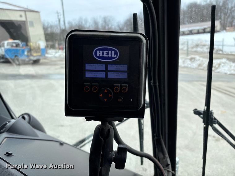 image for item DW7486 2025 Mack LR refuse truck