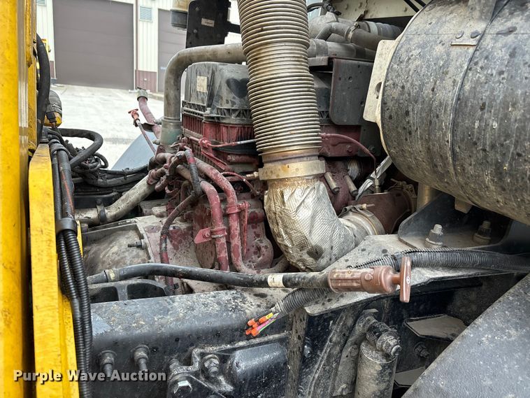 image for item DW7486 2025 Mack LR refuse truck