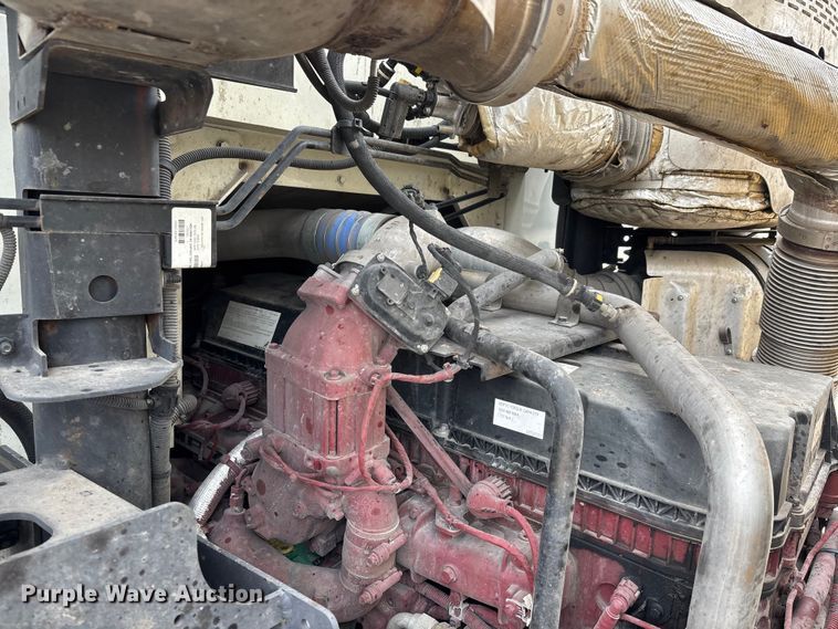 image for item DW7486 2025 Mack LR refuse truck