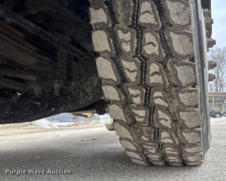 image for item DW7486 2025 Mack LR refuse truck