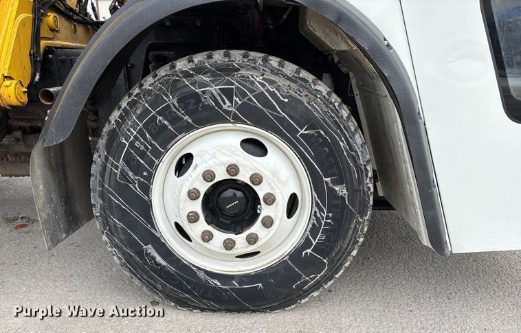 image for item DW7486 2025 Mack LR refuse truck