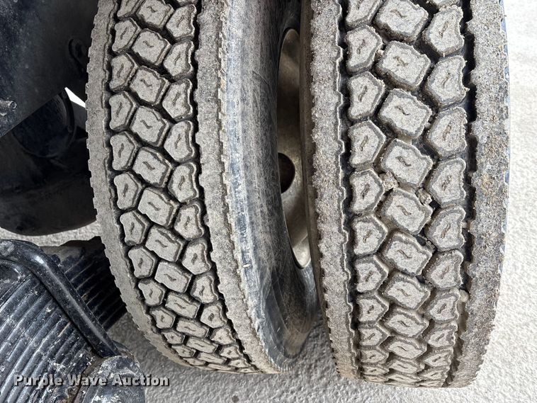 image for item DW7486 2025 Mack LR refuse truck