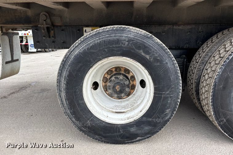 image for item DW7486 2025 Mack LR refuse truck