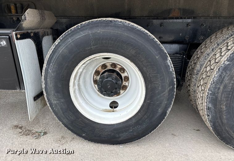 image for item DW7486 2025 Mack LR refuse truck