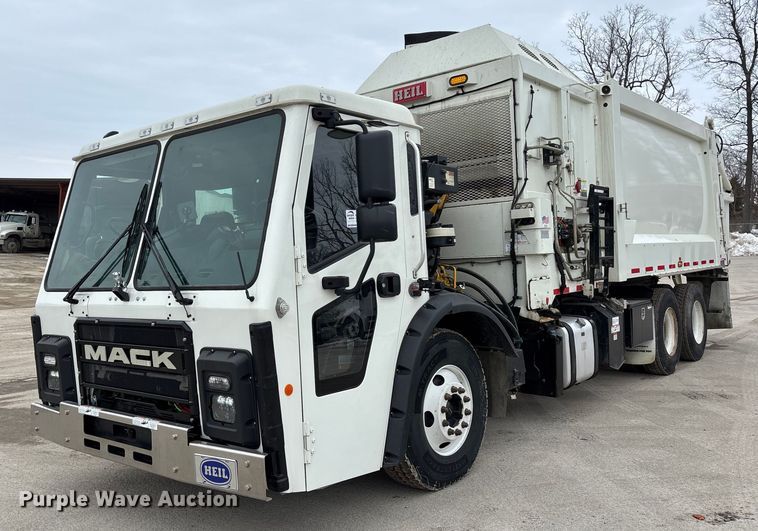 image for item DW7487 2025 Mack LR refuse truck