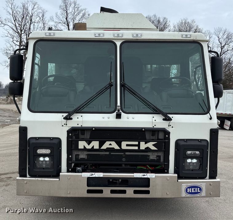 image for item DW7487 2025 Mack LR refuse truck