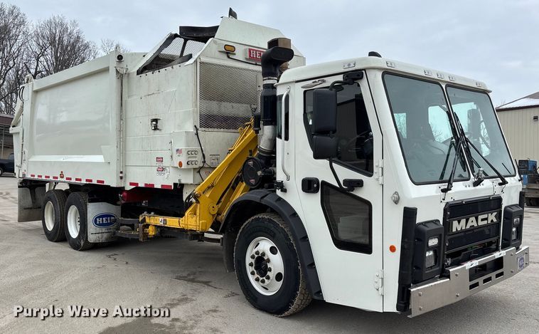 image for item DW7487 2025 Mack LR refuse truck