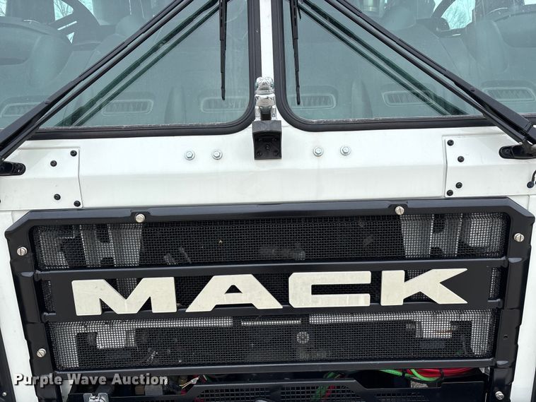 image for item DW7487 2025 Mack LR refuse truck