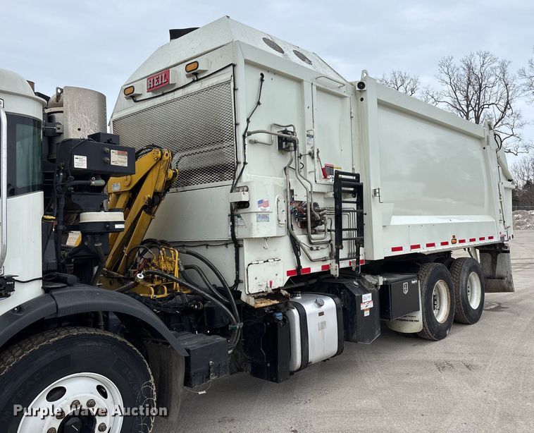 image for item DW7487 2025 Mack LR refuse truck