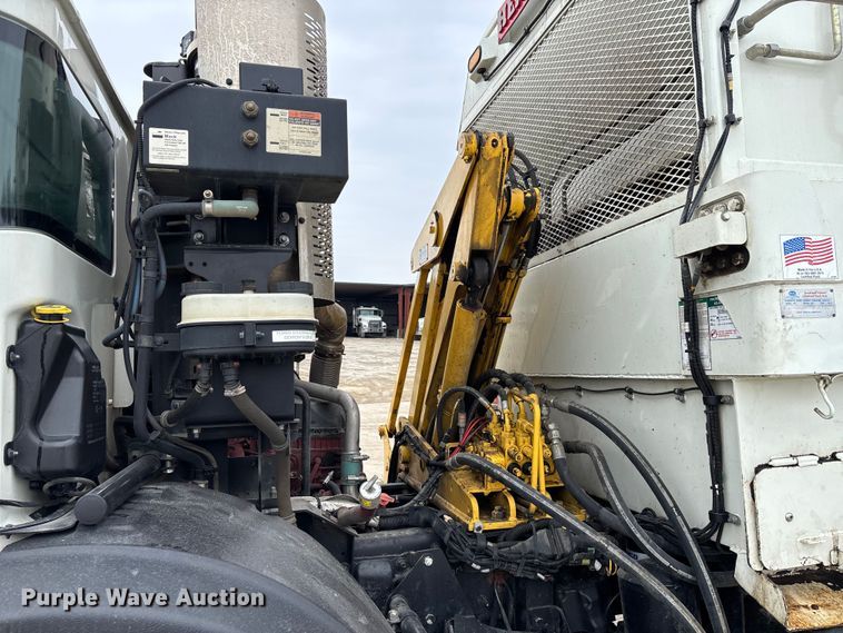 image for item DW7487 2025 Mack LR refuse truck