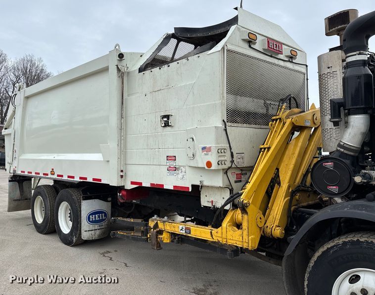 image for item DW7487 2025 Mack LR refuse truck