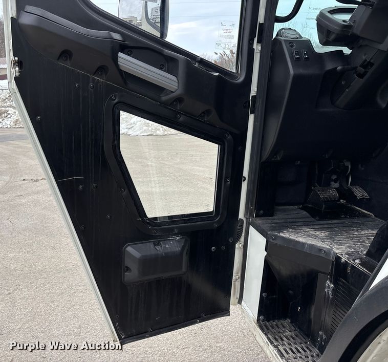 image for item DW7487 2025 Mack LR refuse truck