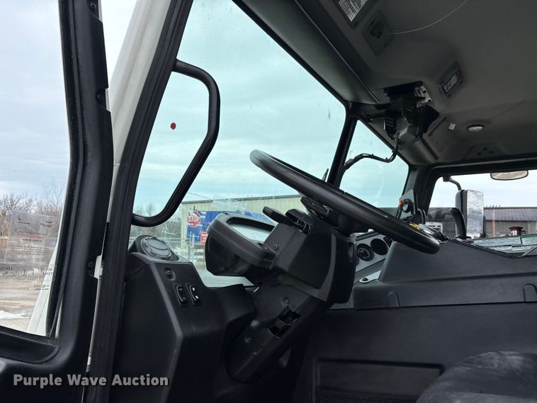 image for item DW7487 2025 Mack LR refuse truck