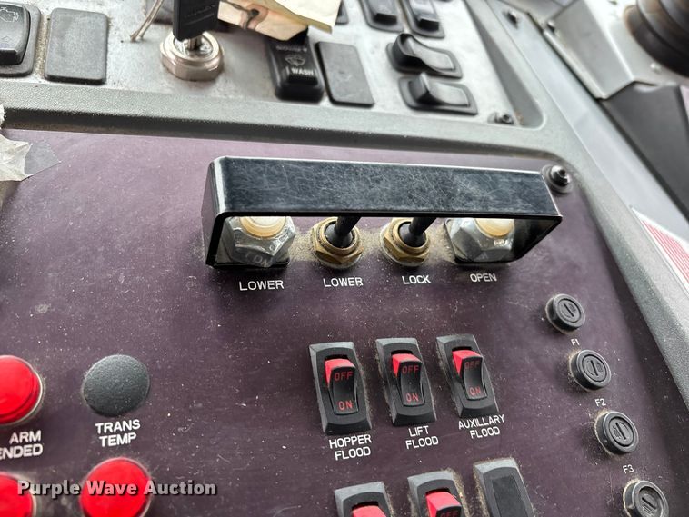 image for item DW7487 2025 Mack LR refuse truck