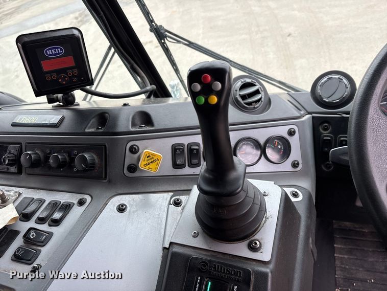 image for item DW7487 2025 Mack LR refuse truck