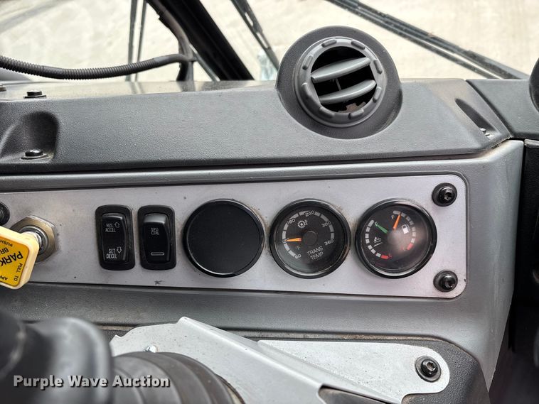 image for item DW7487 2025 Mack LR refuse truck