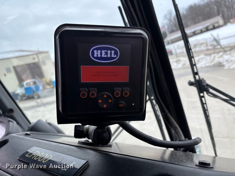 image for item DW7487 2025 Mack LR refuse truck