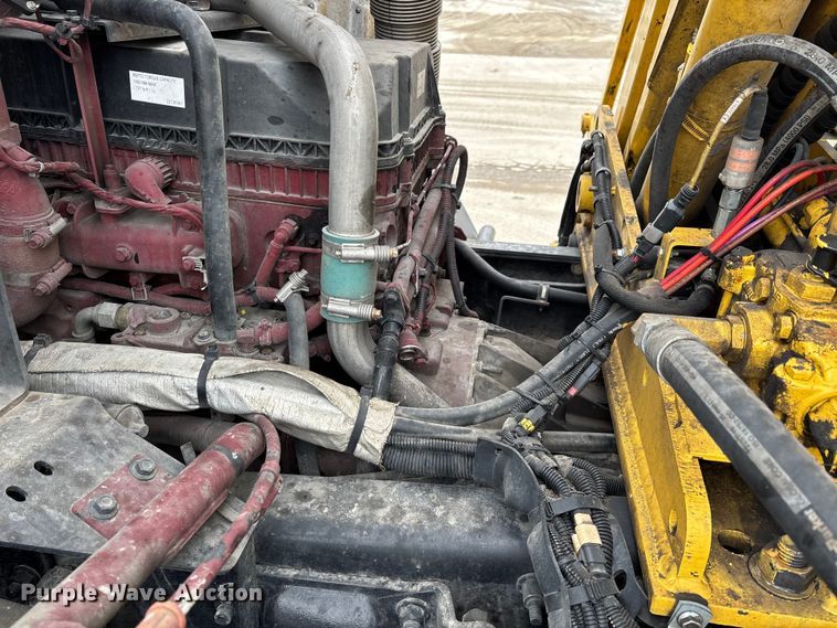 image for item DW7487 2025 Mack LR refuse truck