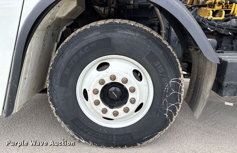 image for item DW7487 2025 Mack LR refuse truck