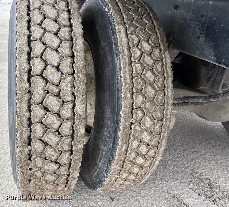 image for item DW7487 2025 Mack LR refuse truck