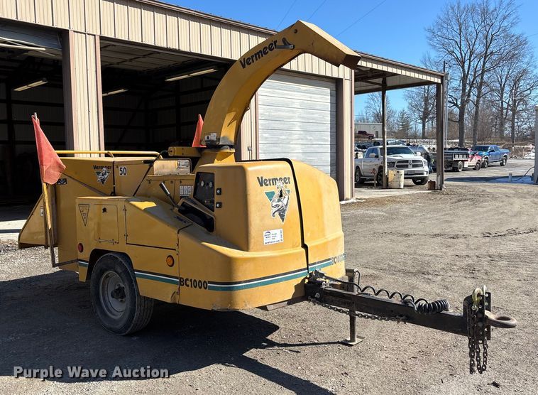 image for item DW7491 2000 Vermeer BC1000 wood chipper