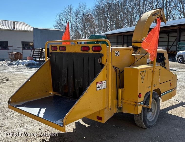 image for item DW7491 2000 Vermeer BC1000 wood chipper