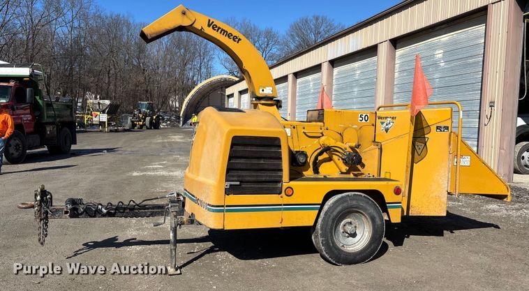 image for item DW7491 2000 Vermeer BC1000 wood chipper