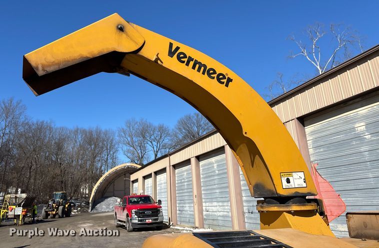 image for item DW7491 2000 Vermeer BC1000 wood chipper