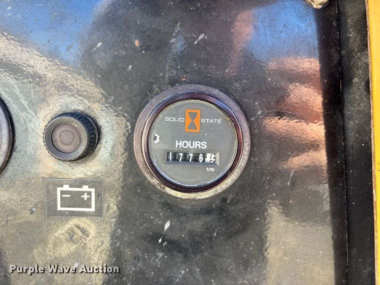 image for item DW7491 2000 Vermeer BC1000 wood chipper