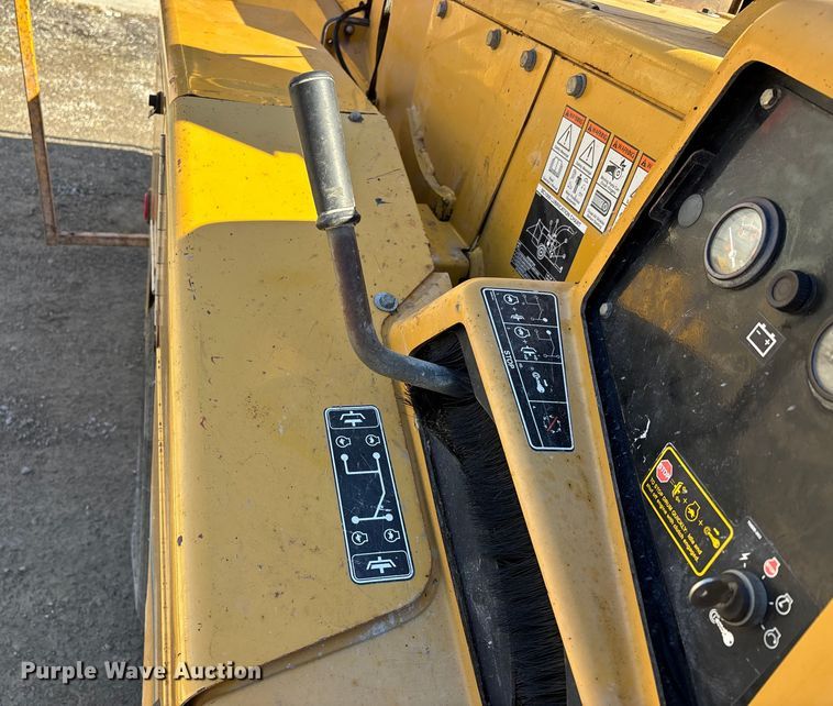 image for item DW7491 2000 Vermeer BC1000 wood chipper