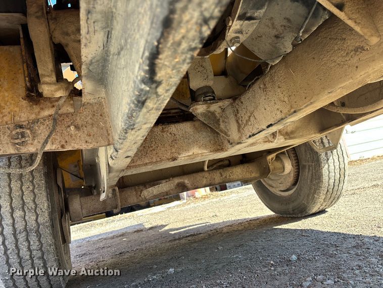 image for item DW7491 2000 Vermeer BC1000 wood chipper