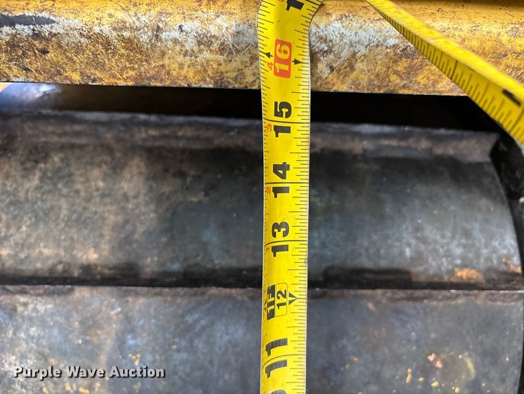 image for item DW7491 2000 Vermeer BC1000 wood chipper