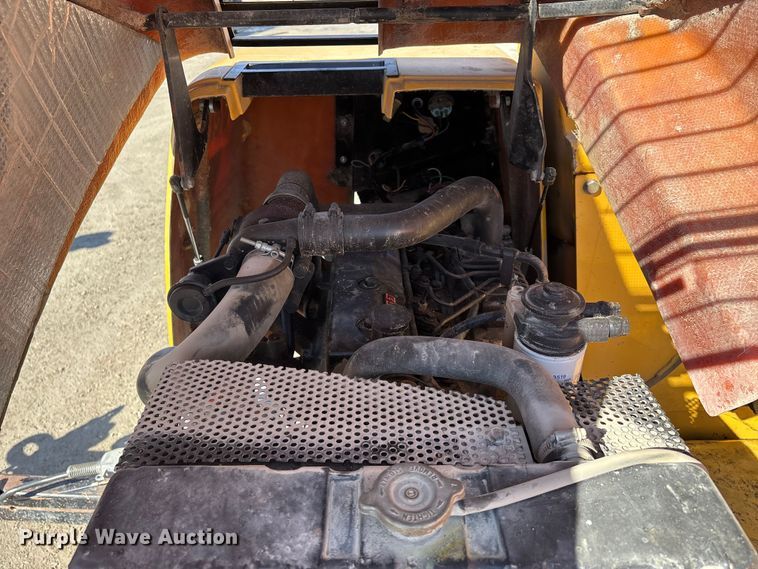 image for item DW7491 2000 Vermeer BC1000 wood chipper