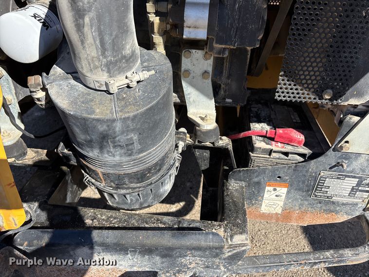 image for item DW7491 2000 Vermeer BC1000 wood chipper